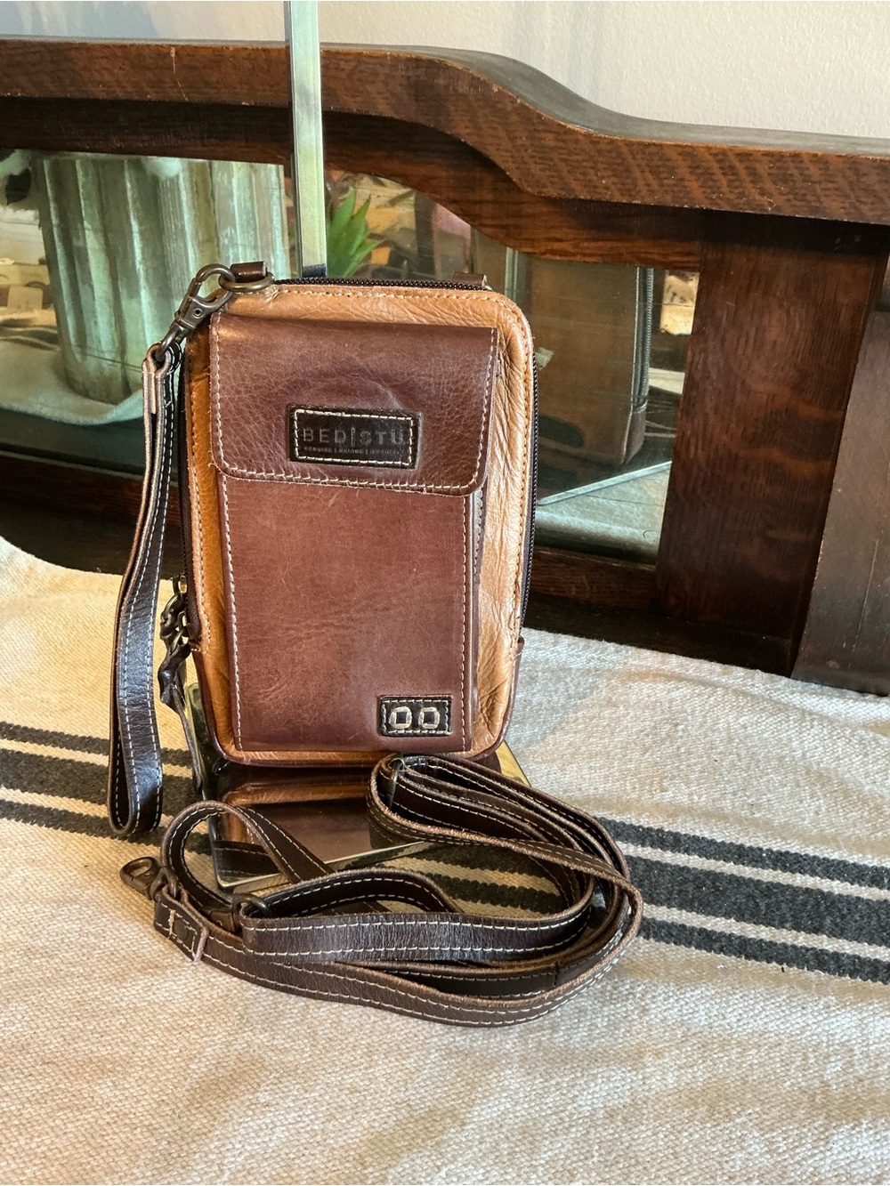 Bed Stu Leather Alelike Crossbody Wristlet Phone Wallet Teak Tan Rustic MSRP 185